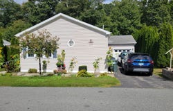 28 Cliff Road, Ledyard, CT 06339