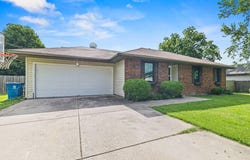 104 Maple Street, Clever, MO 65631