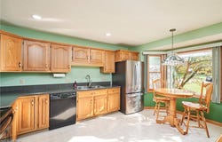 1353 S Azalea Boulevard, Barberton, OH 44203