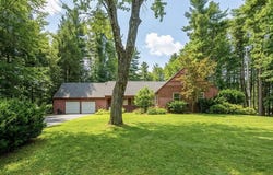 1 Exeter Road, Kingston, NH 03848