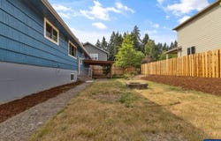 210 Walnut Dr S, Monmouth, OR 97361