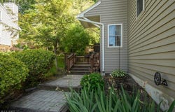 15 Rhea Run, Hampton Twp., NJ 07860-1474
