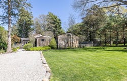22 OAK LN, Sag Harbor, NY 11963