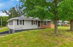 5402 Frederick Avenue, St Joseph, MO 64506