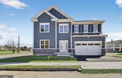 8 ARTHUR Lane, CRANBURY, NJ 08512