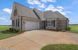 472 Sunflower Street, Nesbit, MS 38651