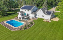 1954 Delmar Drive, Freeport, IL 61032