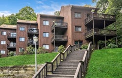 3 Davos Dr, Vernon Twp., NJ 07462-4579