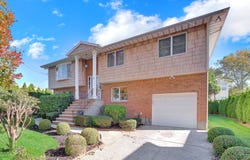 2 Old Broadway, New Hyde Park, NY 11040