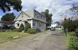 20 Diven St, Springfield Twp., NJ 07081-2814