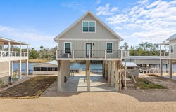 406 Granger Dr, Steinhatchee, FL 32359