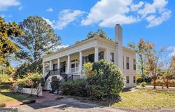 112 Hillcrest Road, West Point, GA 31833