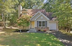 6105 Braintree Drive, Bushkill, PA 18324
