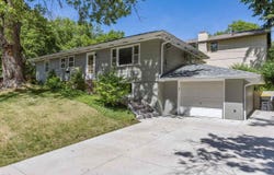 528 Beldon Ave, IowaCity, IA 52246