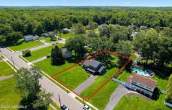 41 Kipling Way, Manalapan, NJ 07726
