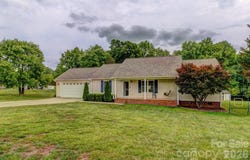 4671 Garys Place, Crouse, NC 28033