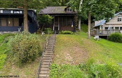 1752 Lake Floyd Circle, Bristol, WV 26426