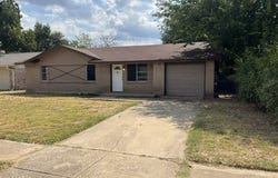 2312 Meadowcrest, Irving, TX 75060