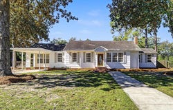 300 S Laurel Ave, Adel, GA 31620