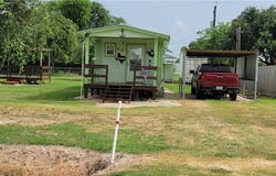 1007 W Dallas Avenue, Seadrift, TX 77983