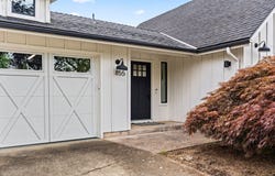 855 CALVIN St, Eugene, OR 97401