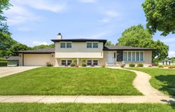 7804 Florence Avenue, Darien, IL 60561
