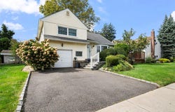 25 Marilyn Boulevard, Plainview, NY 11803