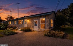 2364 EAGLE SCHOOL RD, MARTINSBURG, WV 25404