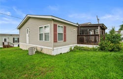 736 Regent Dr, Washington, PA 15301