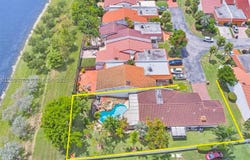 616 NE 195th St, Miami, FL 33179