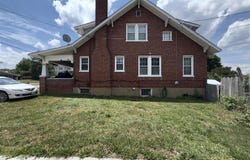 200 Cedar Ave, Vinton, VA 24179