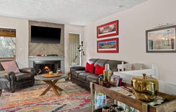 9006 Pointe Ridge Lane, Bloomington, IN 47401