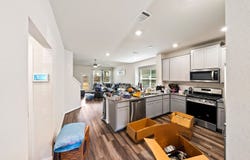 4820 night herder, St Hedwig, TX 78152