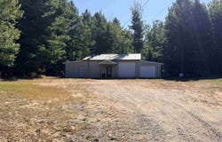 920 Silver Creek Road, Marquette, MI 49855