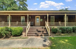 108 Pinecrest St, Collins, MS 39428