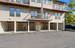 3404 Richmond Ct, Hillsborough Twp., NJ 08844-5503