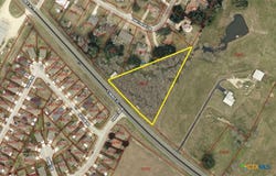 Pierce Street, Luling, TX 78648