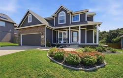 805 Cherry Lane, Smithville, MO 64089
