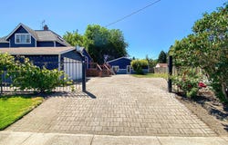 952 E MAIN St, Monmouth, OR 97361