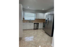 208 SW 2nd Ave, Hallandale Beach, FL 33009