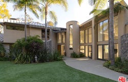 1060 E Oakmont Dr, Los Angeles, CA 90049