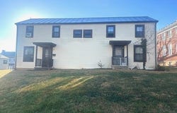 220 S Main St, Lexington, VA 24450