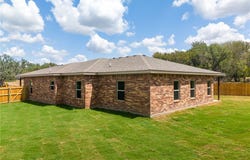 828 Elijah Ln, Lampasas, TX 76550