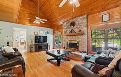 323 Kitts Rd, Luttrell, TN 37779