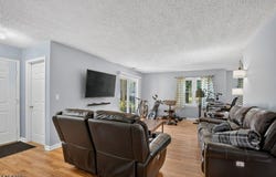 51 Woodmere Dr, Sayreville Boro, NJ 08859-2173