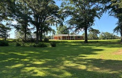 176 STADIUM CIRCLE, Vernon, AL 35592