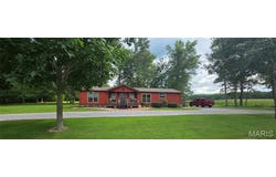 18371 Perry Road, Pittsburg, IL 62974