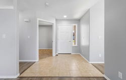 102 Tamarron Ln, Pasco, WA 99301