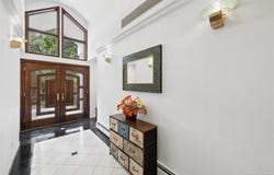 1 Engineers Road, Roslyn, NY 11576