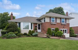 3962 Hahn Avenue, Bethpage, NY 11714